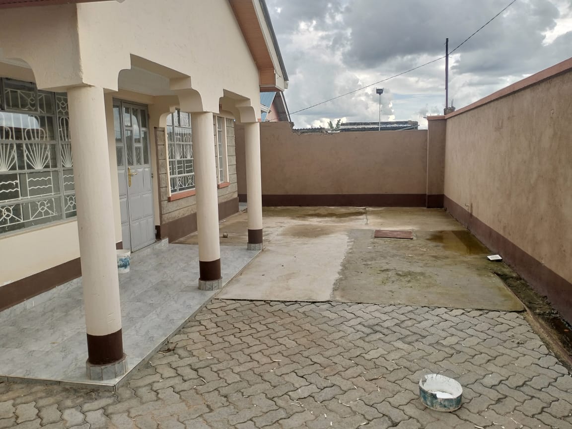 3 bdr bungalow sale 6km from super highway near maraba shopping center - 1.jpg